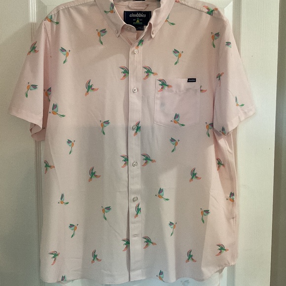 Men’s Chubbies Friday Parrot Party Short Sleeve Button Down Shirt, Size Large - Picture 1 of 6